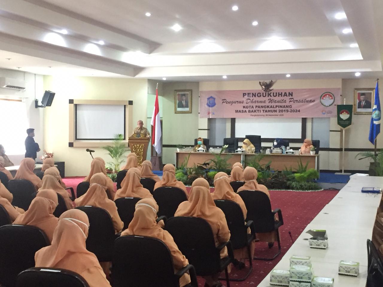 Dharma Wanita Persatuan Kota Pangkalpinang Resmi Dikukuhkan, Ini Pesan Bang Molen
