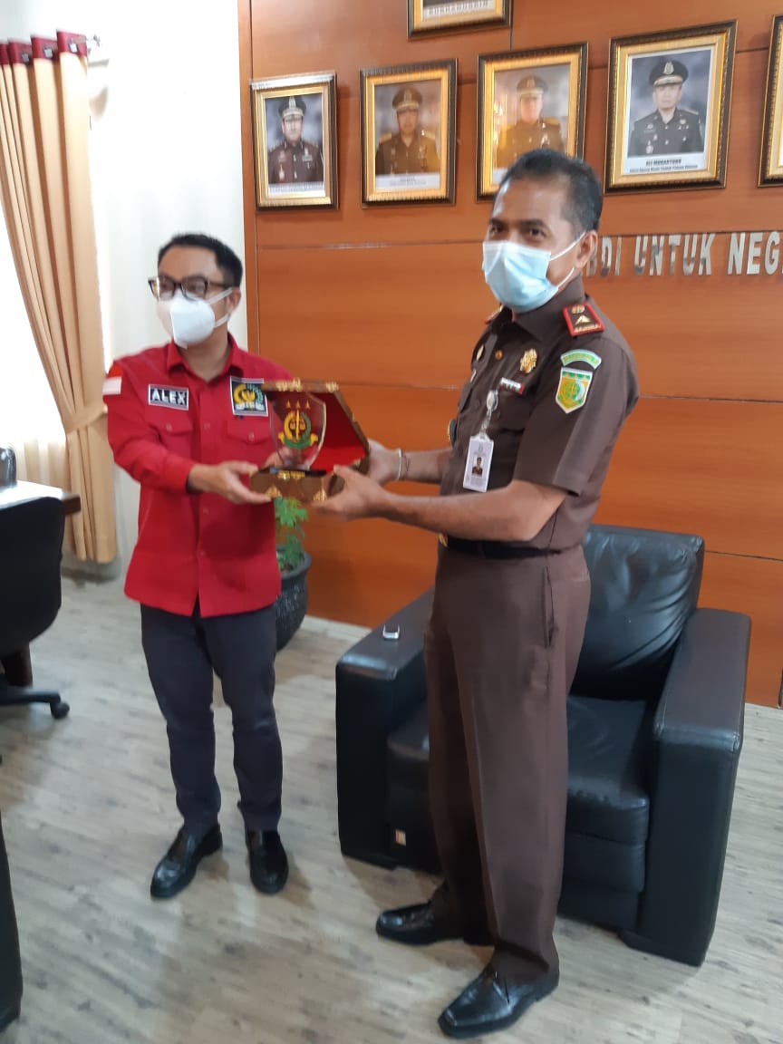 Kunjungi Kajati Babel, Senator Alexander Berikan Apresiasi Atas Pengungkapan Kasus Korupsi di Babel