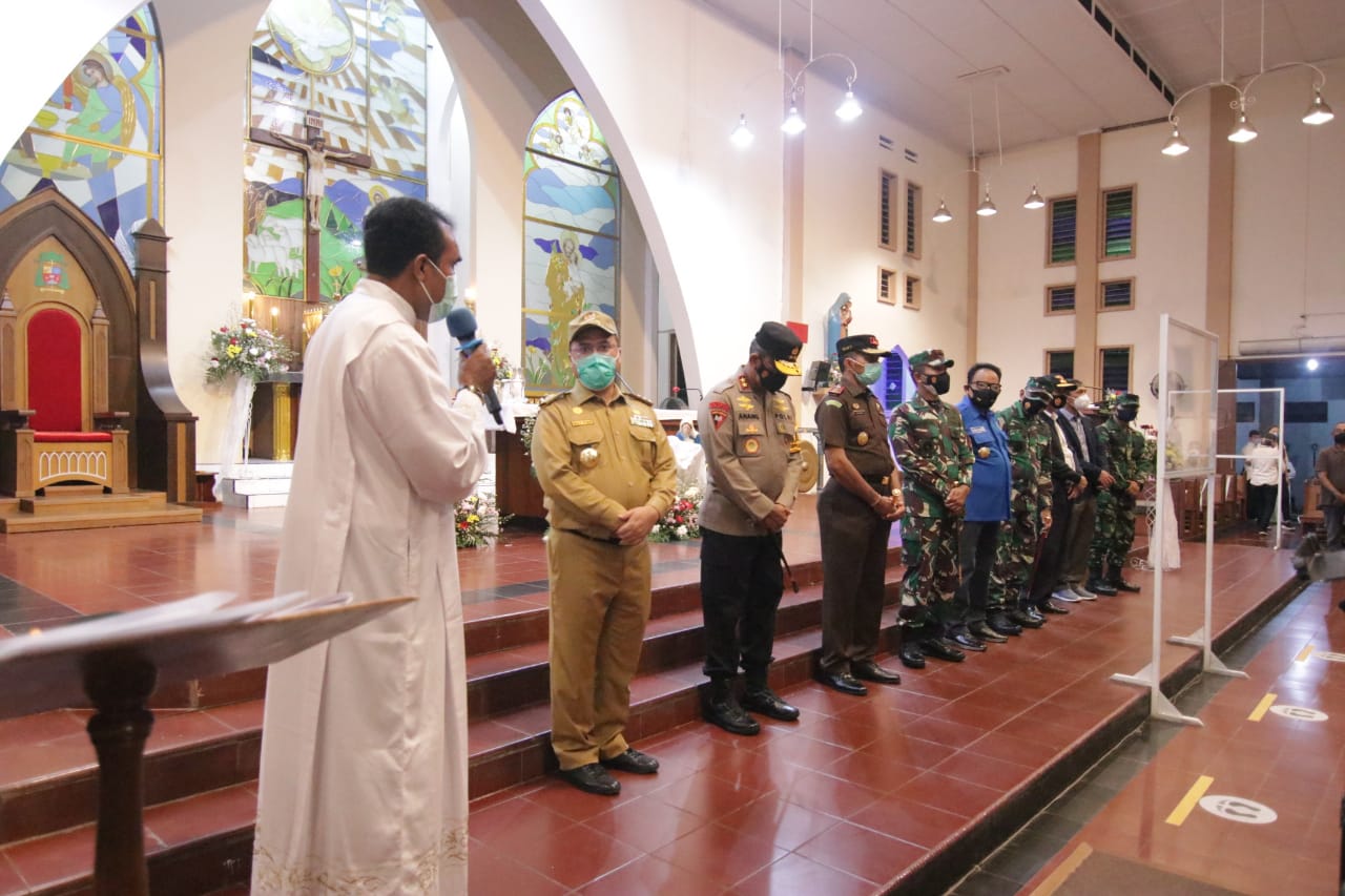 Pastikan Malam Natal Aman, Gubernur Erzaldi Kunjungi Gereja-gereja di Pangkalpinang