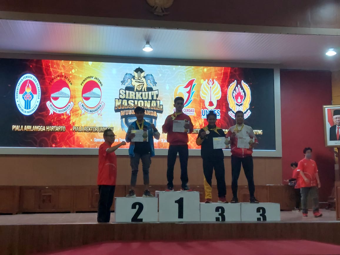 Ikuti Kejurnas Wushu di Semarang, Wahyu Devriyansah Bawa Pulang Medali Perak