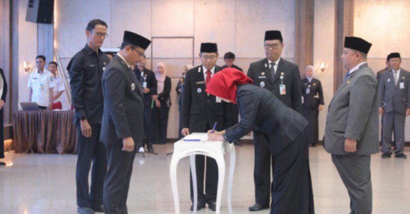 Pemprov Babel Lantik Pejabat JPT Pratama dan Kepala Sekolah untuk Perkuat Birokrasi